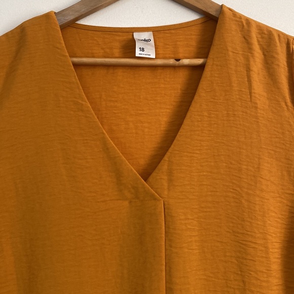 Mustard Coloured V neckline T-Shirt - Size 18 - Picture 3 of 6